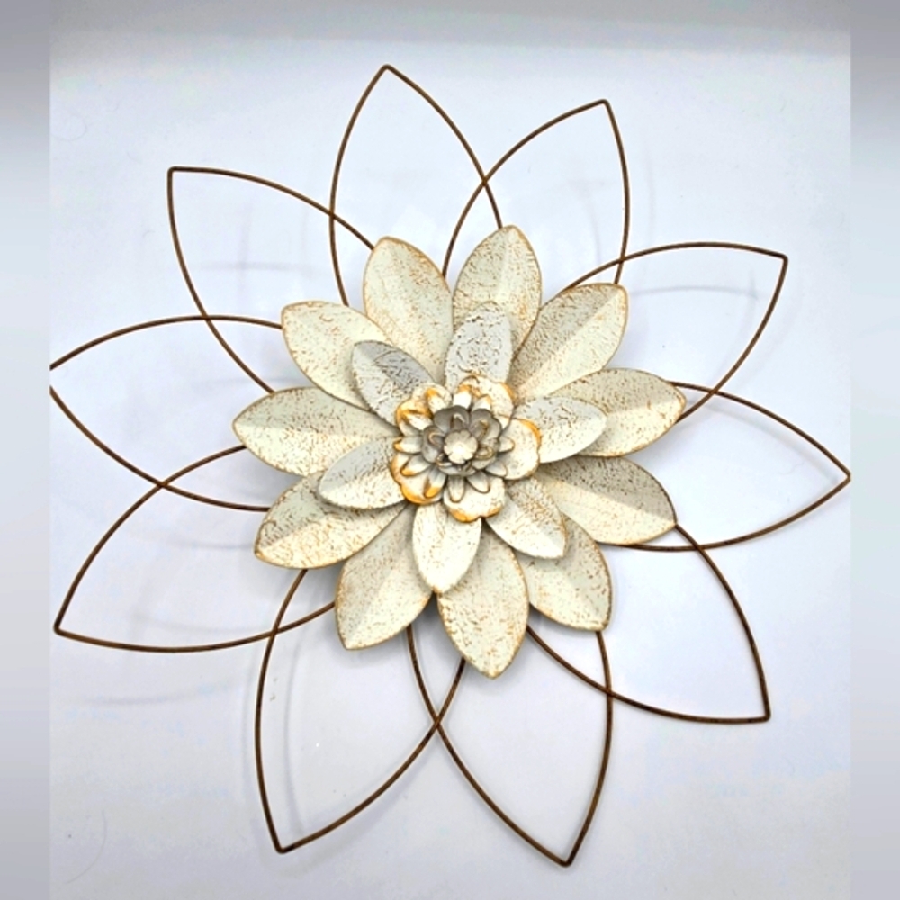 Metal Wall Hanging Flower Gold & Antique White